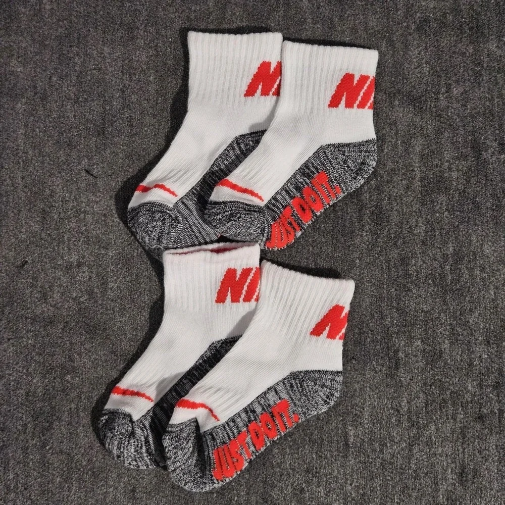 NWOT NIKE (2) Pairs XS Boys Socks Ankle Cushioned School Kids Shoe Size 7C-10C